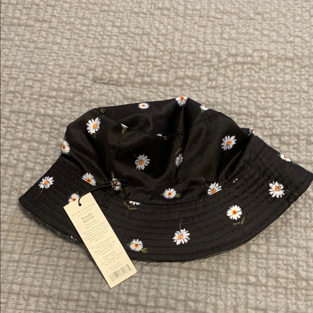 Alice + Olivia White and Black Bucket Hat Classic Design